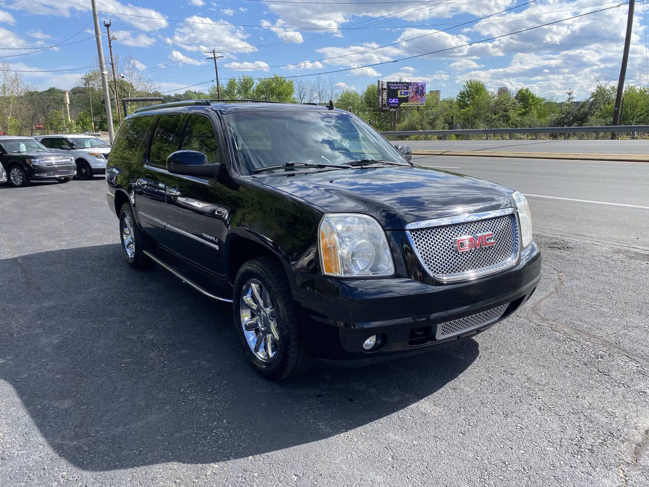 Used 2009 GMC Yukon XL Denali AWD/4WD image 4