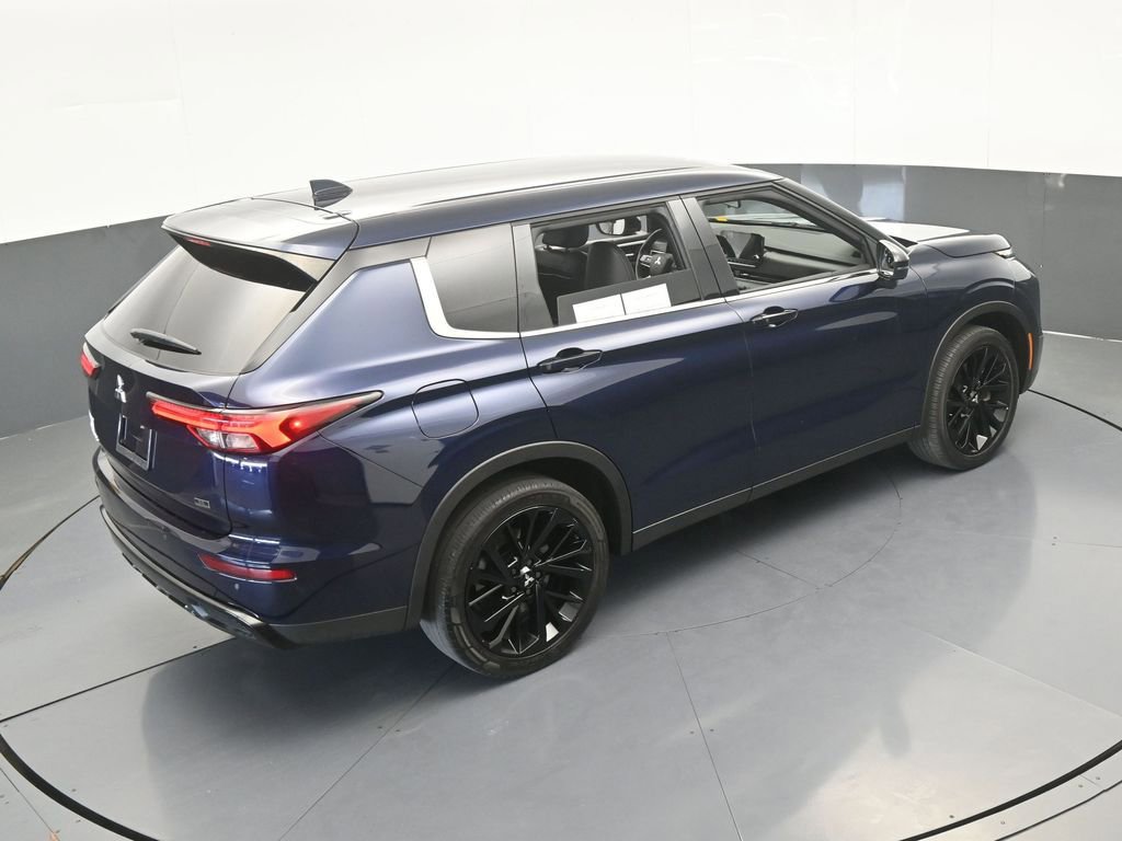 Used 2023 Mitsubishi Outlander SE image 59