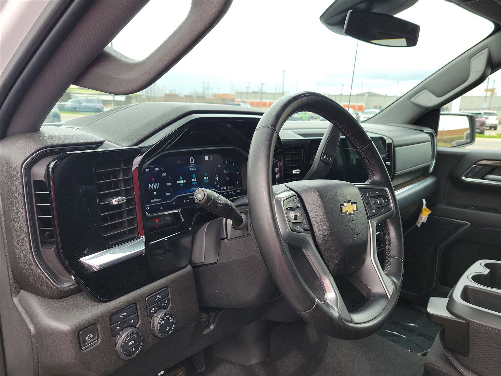 Used 2023 Chevrolet Silverado 1500 LT image 18