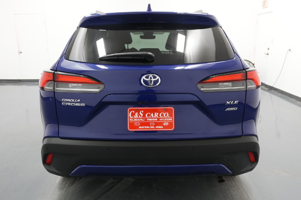 Used 2022 Toyota Corolla Cross XLE w/ Convenience Package AWD/4WD image 8