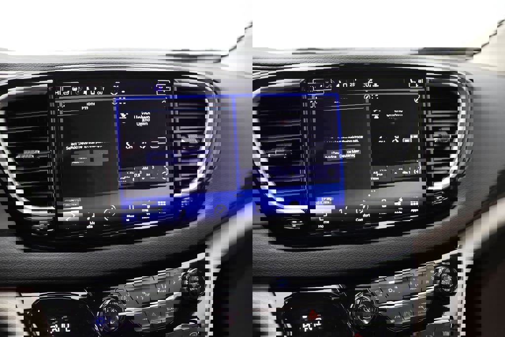 Used 2024 Chrysler Pacifica Touring-L image 22