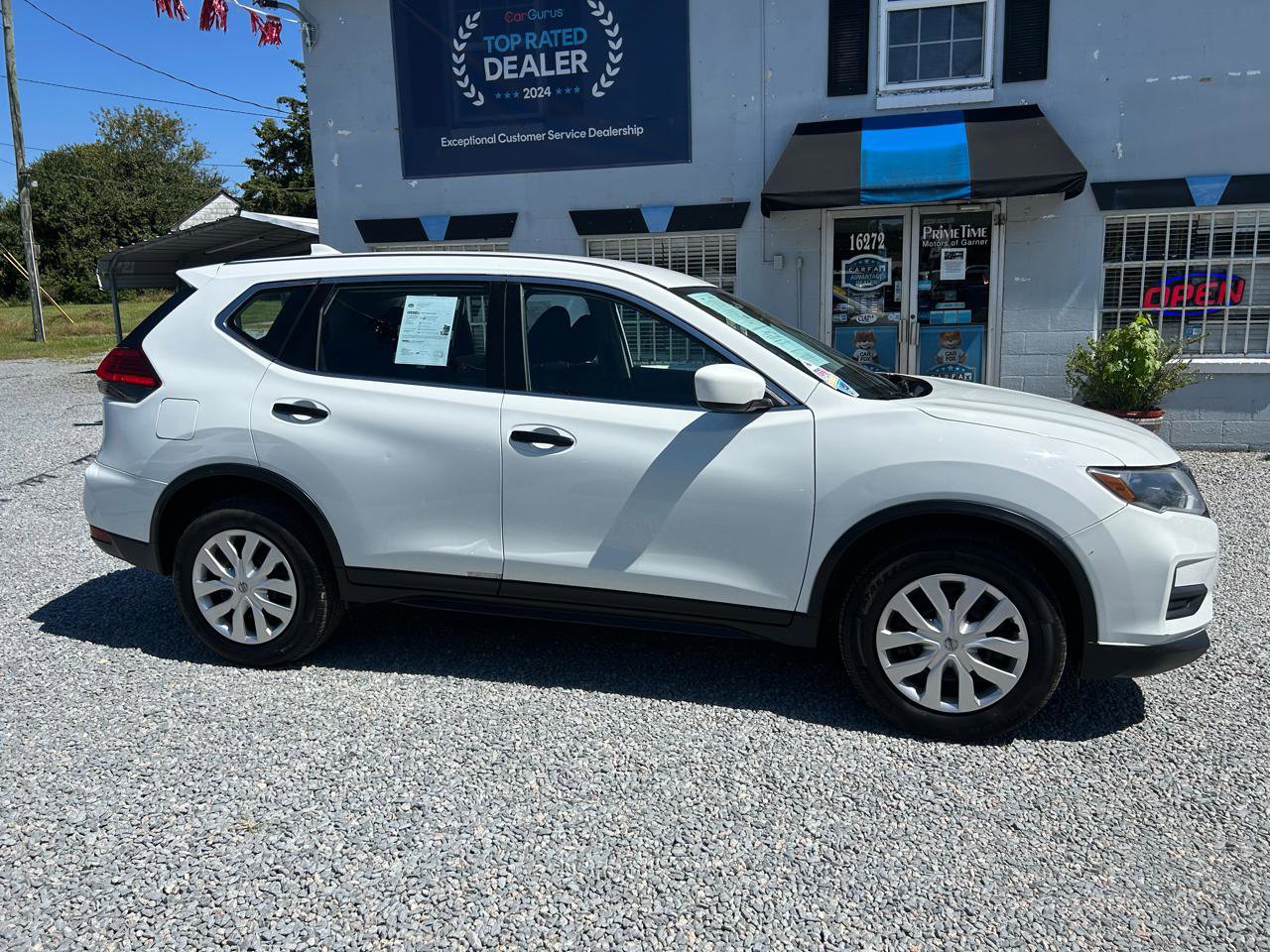 Used 2017 Nissan Rogue S image 6