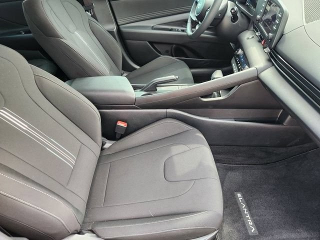 Used 2026 Hyundai Elantra Sport FWD image 12