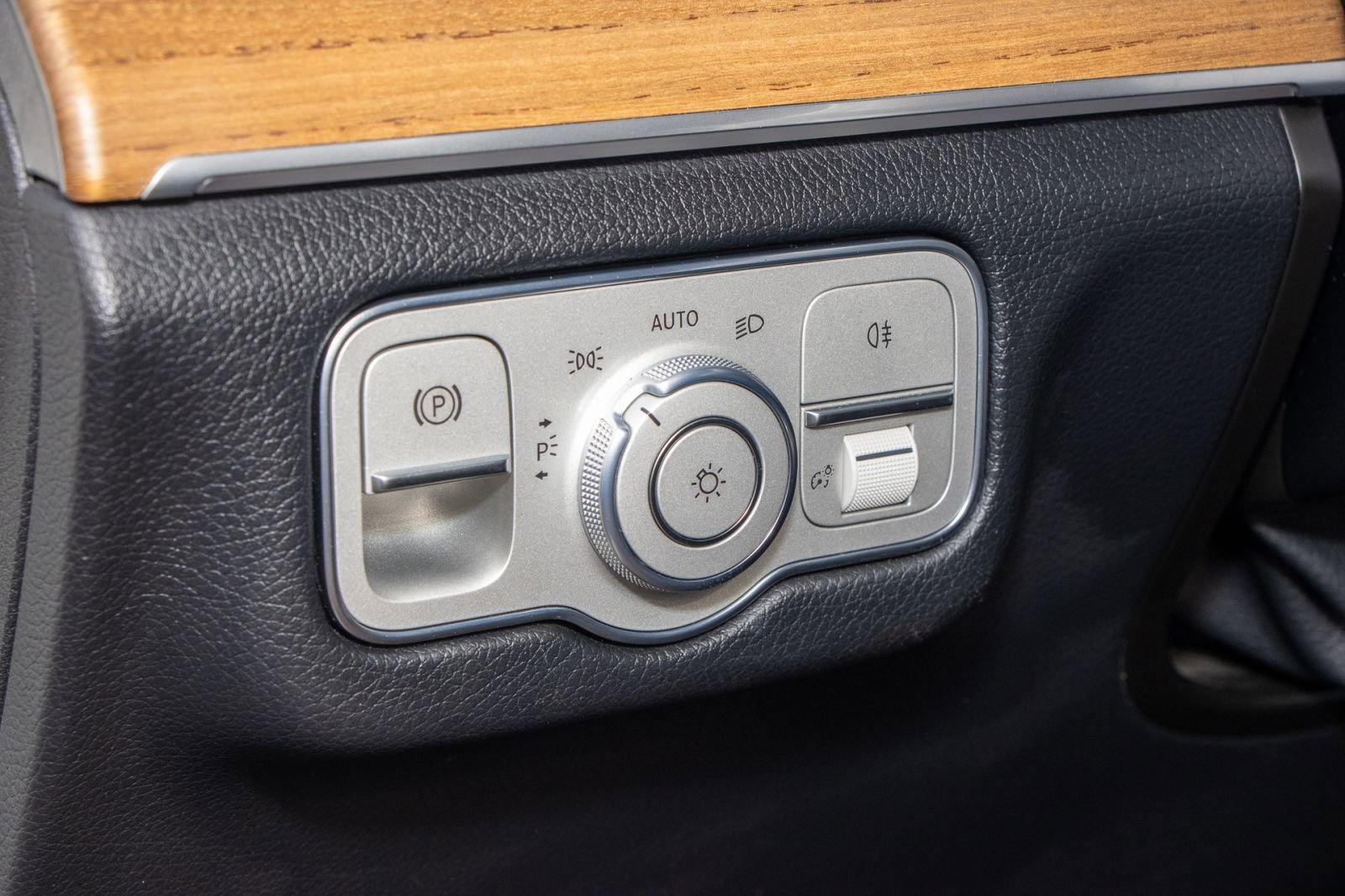 Used 2021 Mercedes-Benz GLE 350 w/ 3rd Row Seat Package image 30