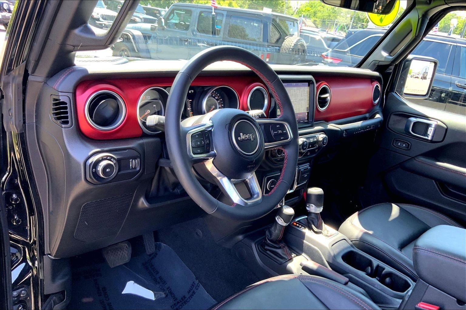 Used 2023 Jeep Wrangler Unlimited Rubicon w/ Cold Weather Group AWD/4WD image 13