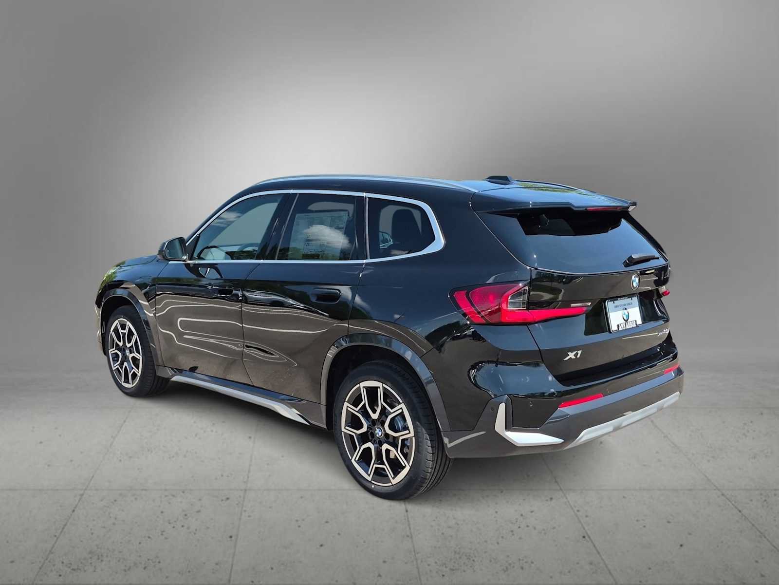 Used 2026 BMW X1 xDrive28i w/ Convenience Package AWD/4WD image 6