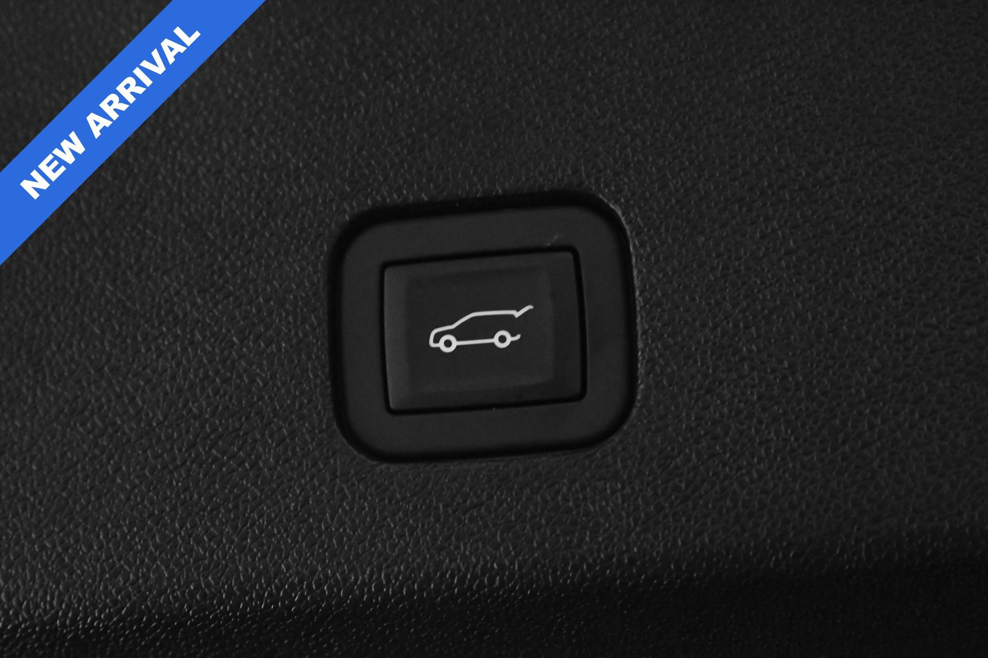 Used 2025 Cadillac XT6 Premium Luxury image 10