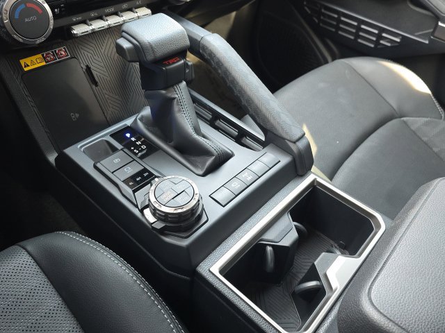 Used 2025 Toyota 4Runner TRD Off-Road Premium AWD/4WD image 43