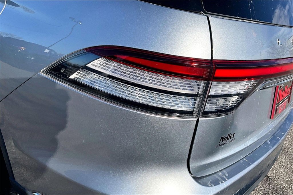 Used 2023 Lincoln Aviator Reserve image 29