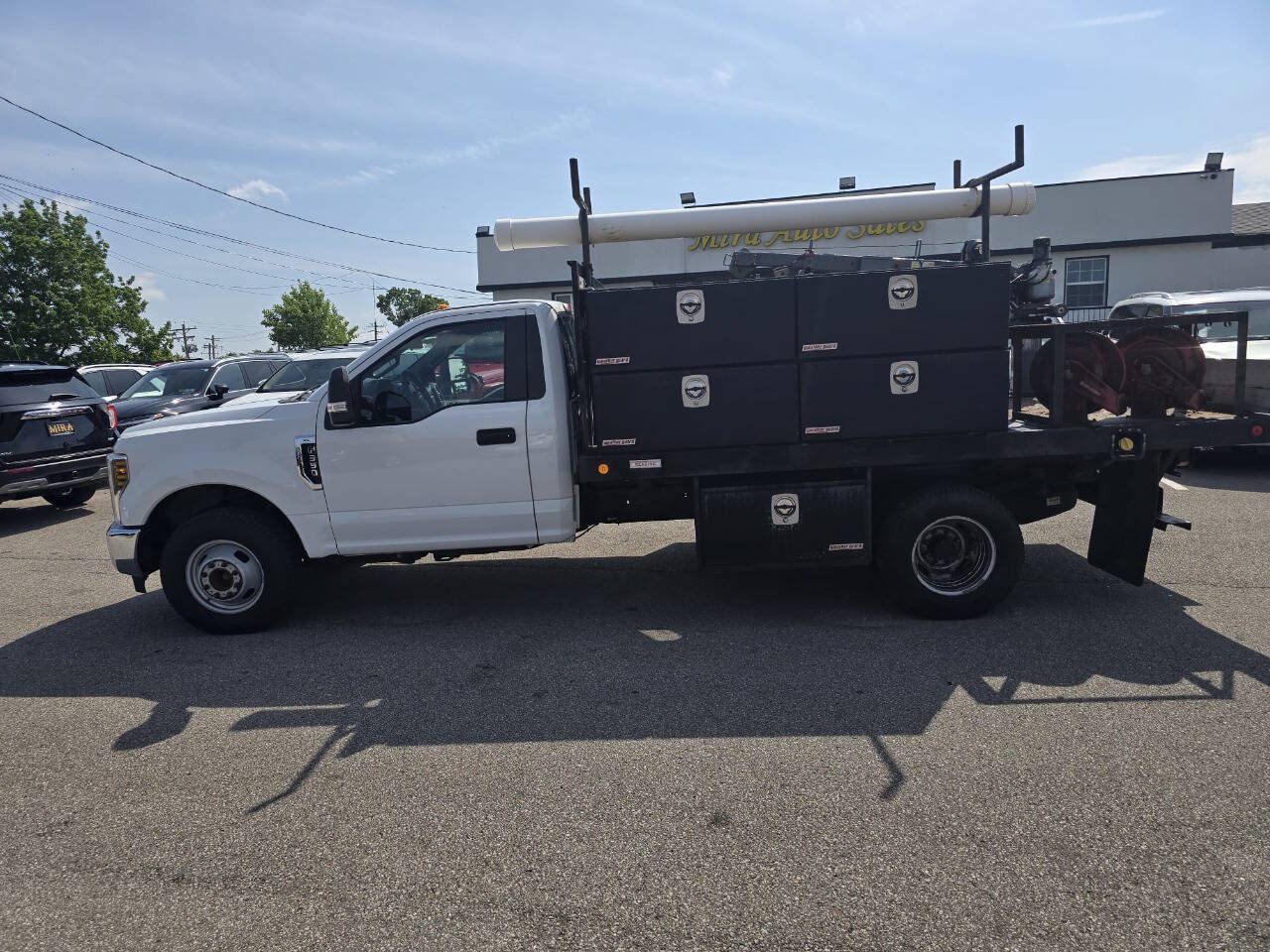 Used 2018 Ford F350 XL w/ Power Equipment Group RWD image 1