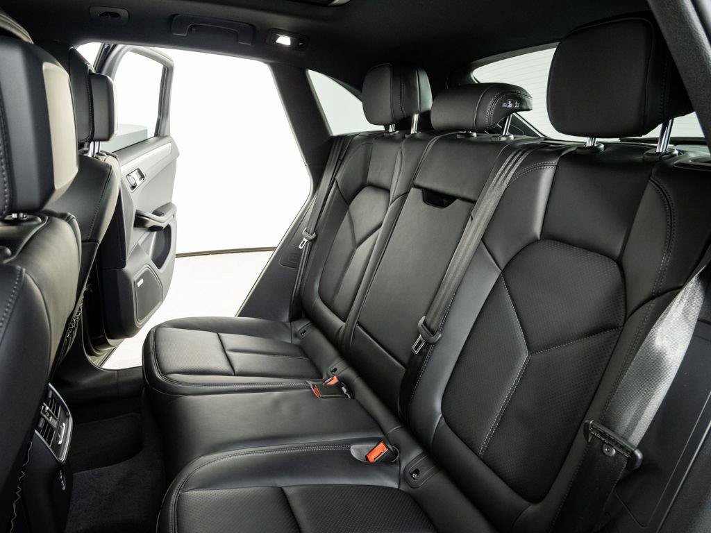 New 2026 Porsche Macan AWD/4WD image 22