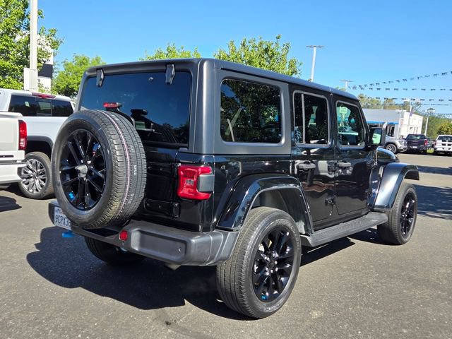 Used 2022 Jeep Wrangler Unlimited Sahara w/ Cold Weather Group AWD/4WD image 4