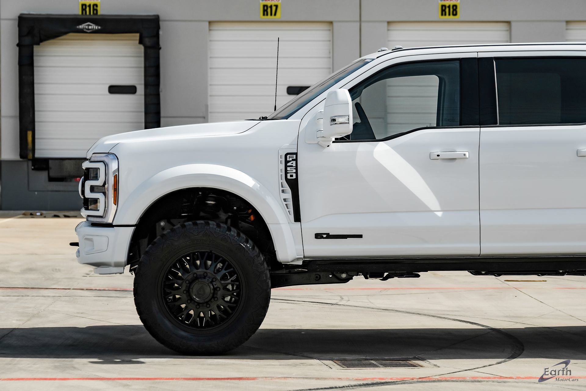 Used 2026 Ford F450 Lariat w/ FX4 Off-Road Package image 9