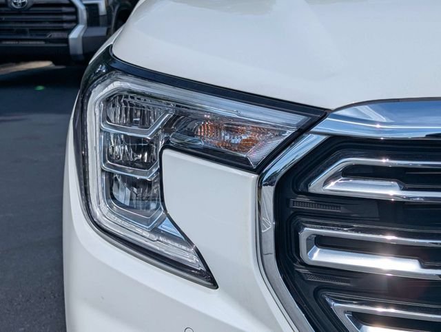 Used 2024 GMC Terrain SLT w/ Infotainment Package II FWD image 13