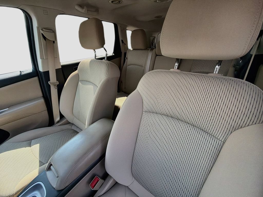 Used 2018 Dodge Journey SXT w/ Safe & Sound Group FWD image 11