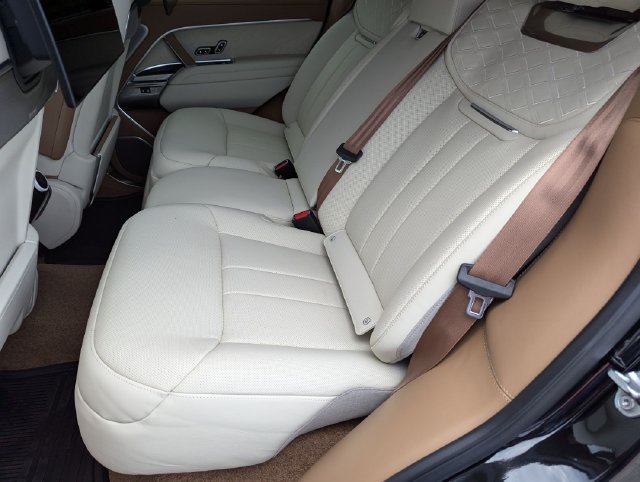 Certified 2025 Land Rover Range Rover SV AWD/4WD image 15