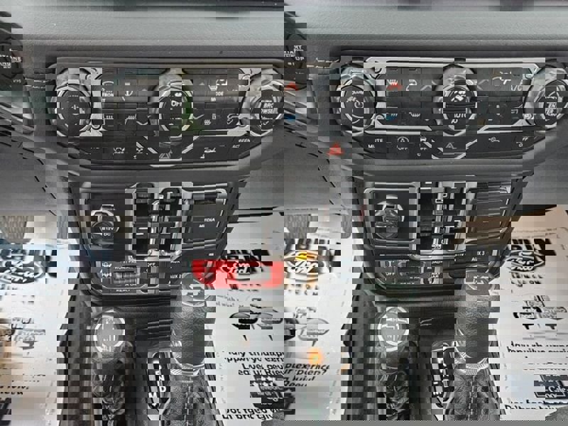 Used 2024 Jeep Wrangler Unlimited Rubicon w/ Technology Group image 21