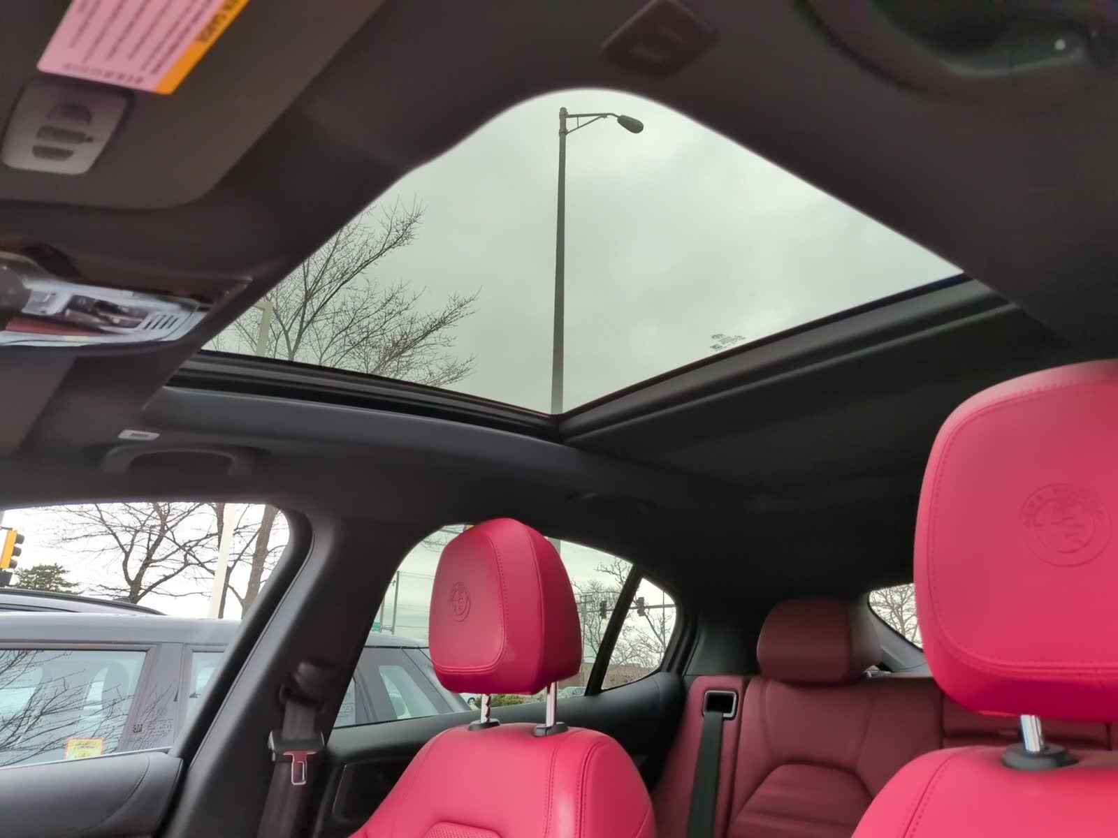 Used 2024 Alfa Romeo Stelvio Veloce image 30