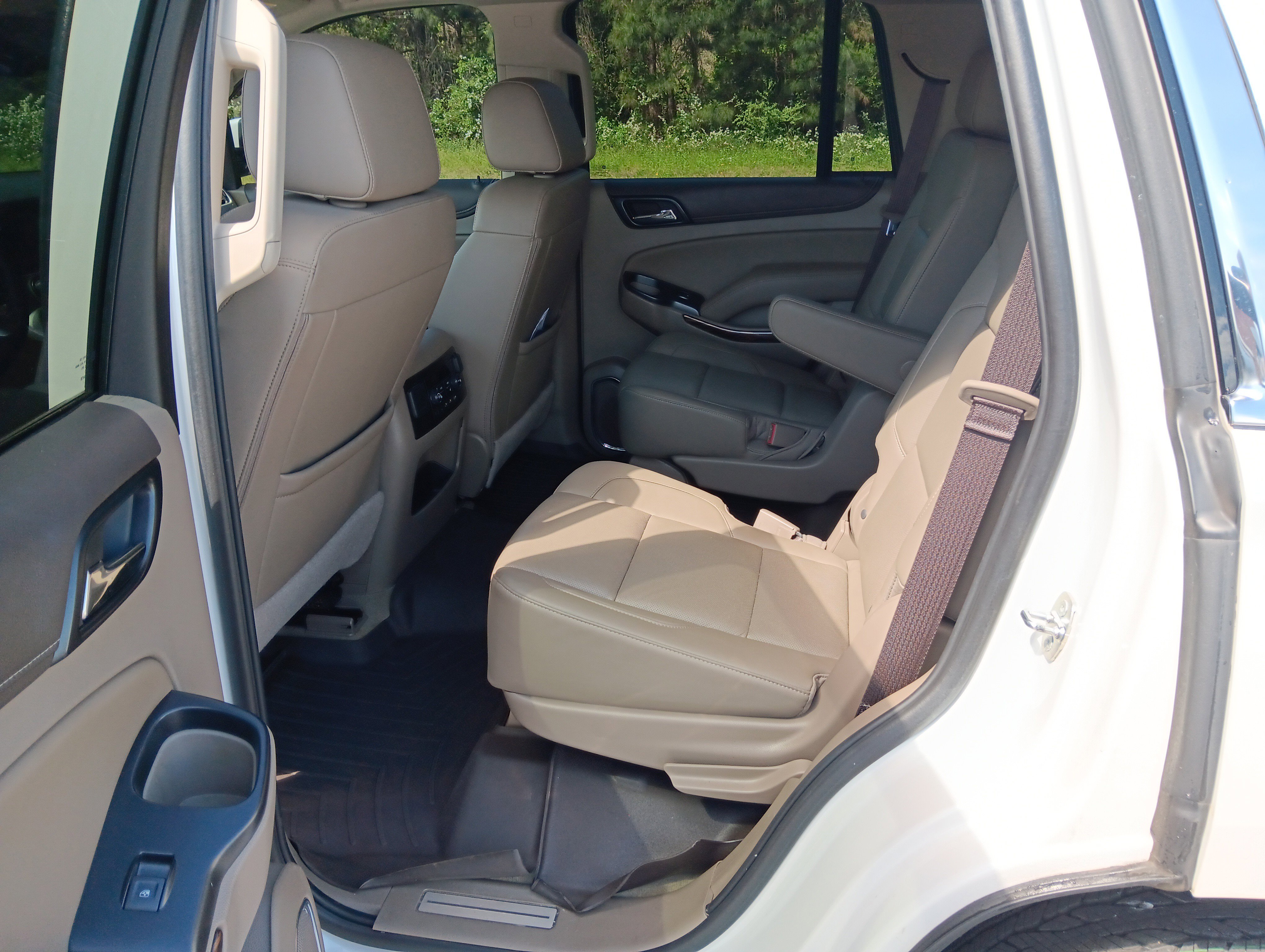 Used 2017 GMC Yukon SLT w/ Open Road Package image 11