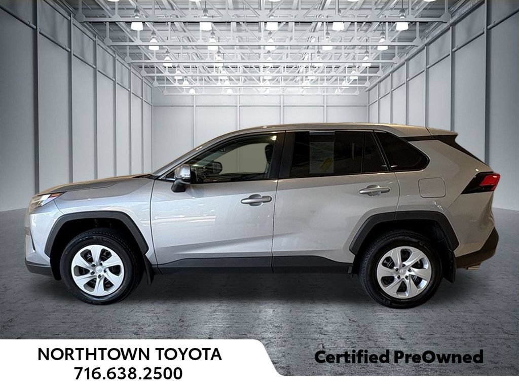 Used 2024 Toyota RAV4 LE AWD/4WD image 7