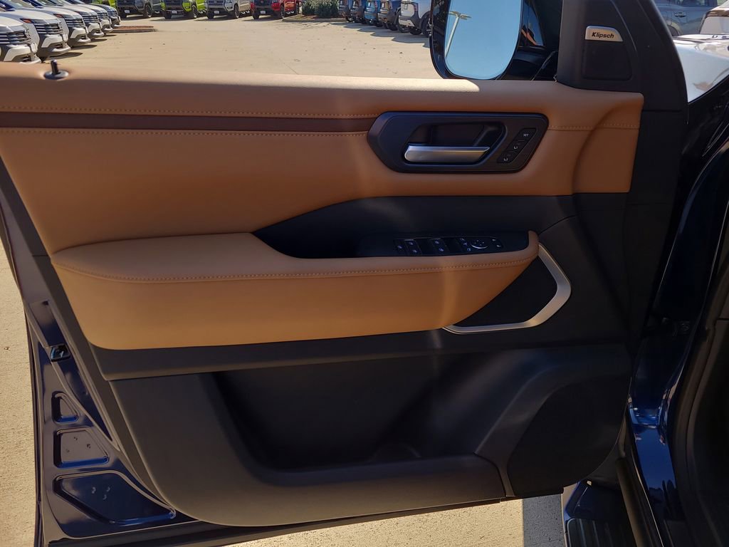 New 2026 Nissan Armada Platinum Reserve image 16