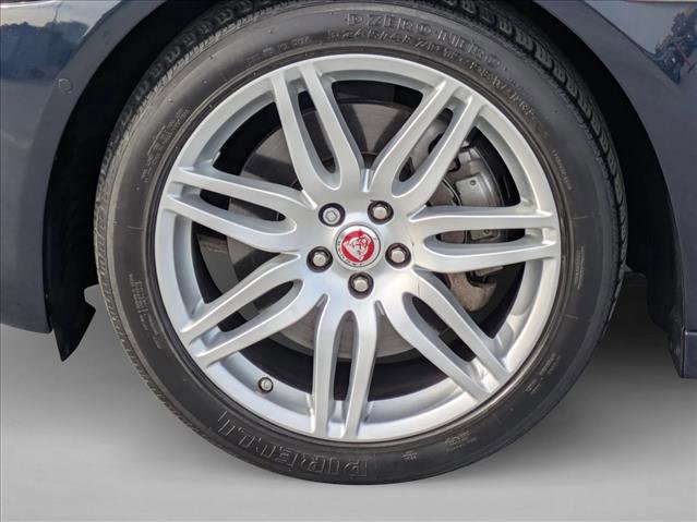 Used 2019 Jaguar XJ R-Sport image 26
