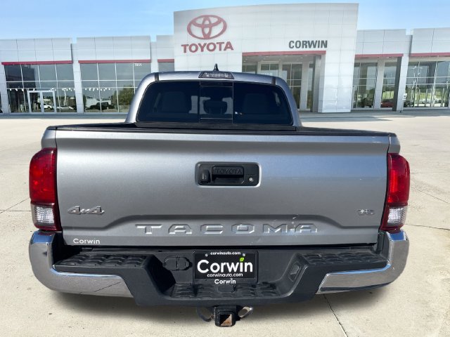 Used 2022 Toyota Tacoma SR5 AWD/4WD image 5
