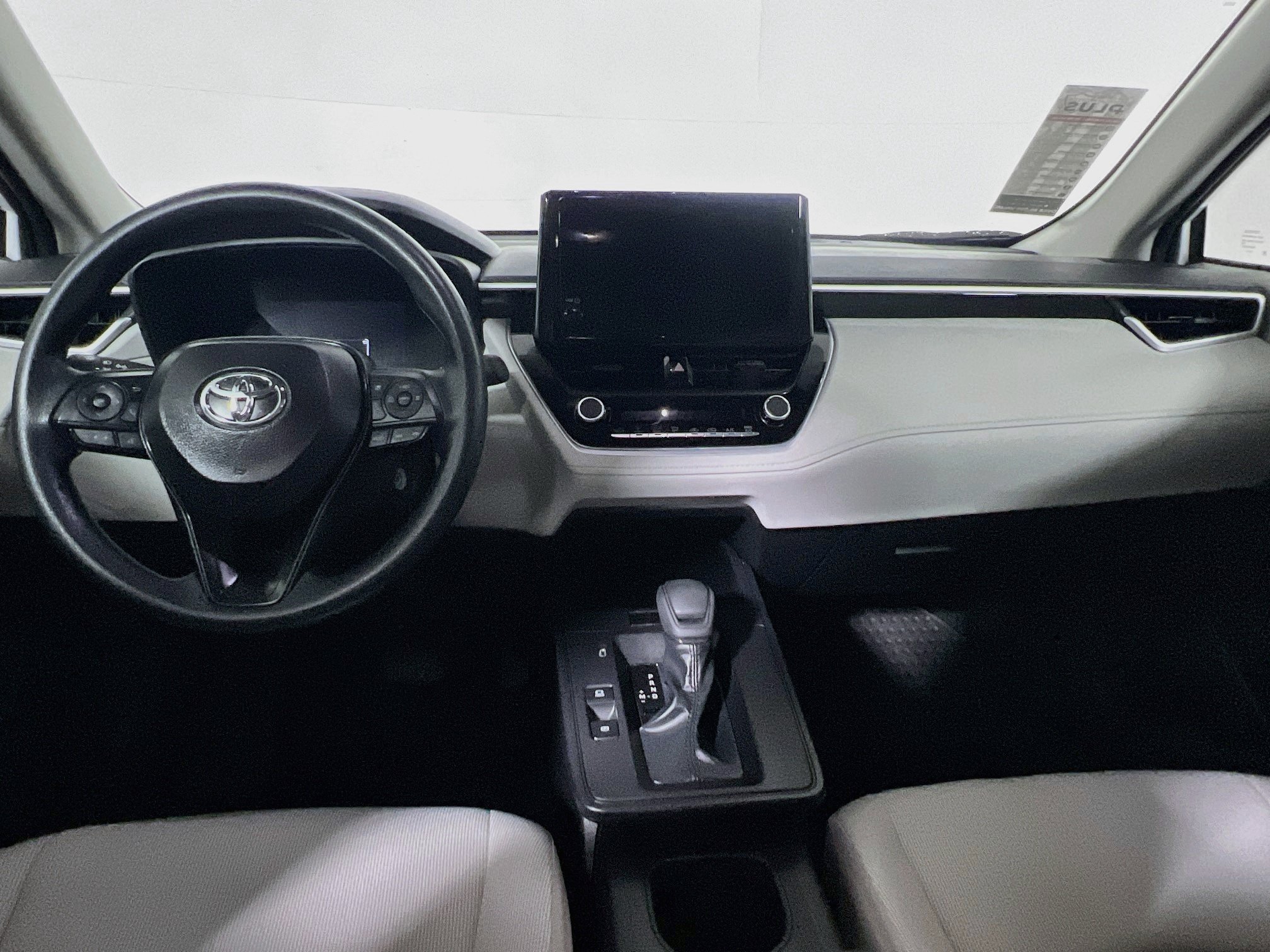 Used 2026 Toyota Corolla Cross L FWD image 28