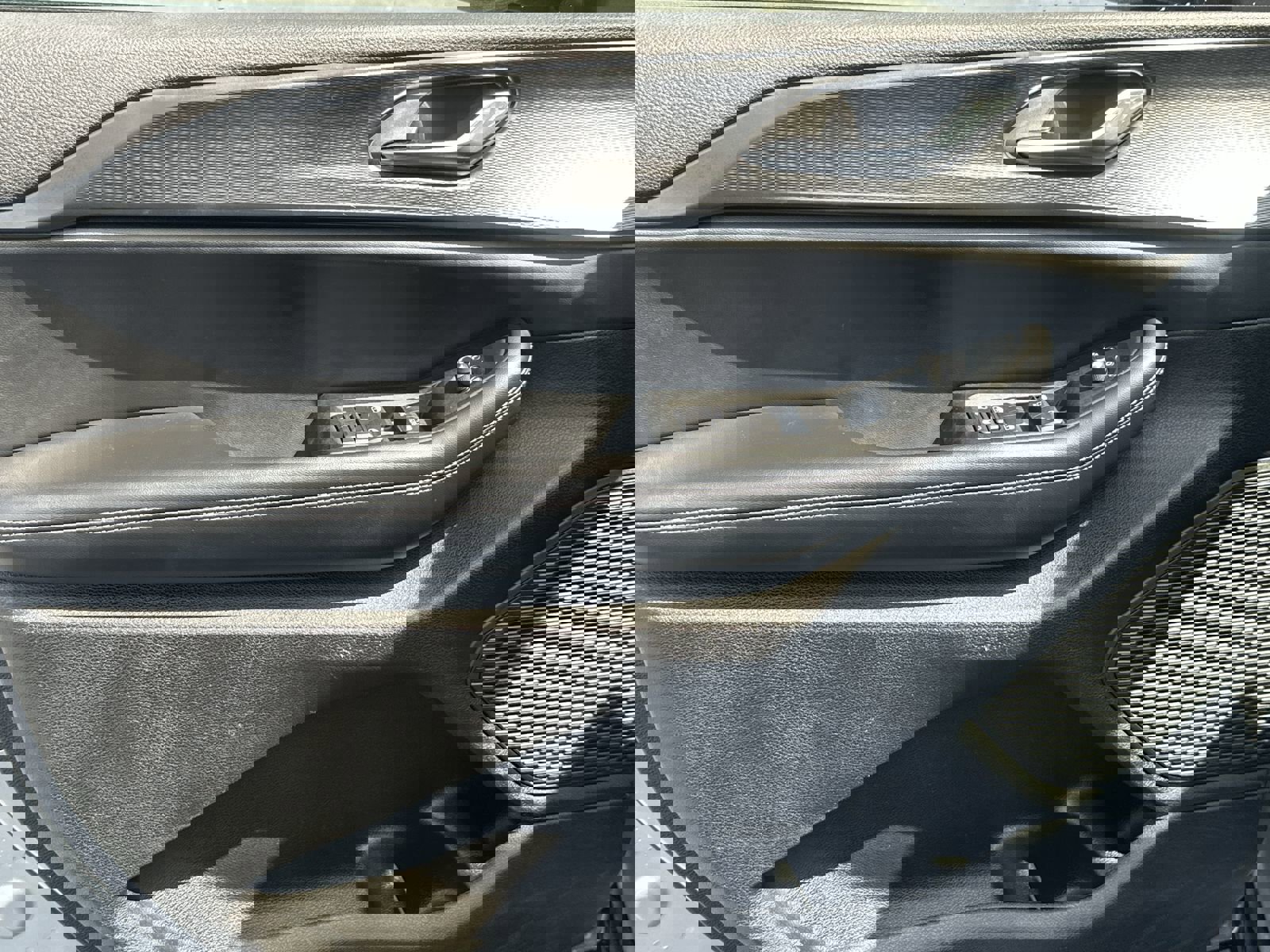 Used 2024 Jeep Grand Cherokee L Laredo AWD/4WD image 14