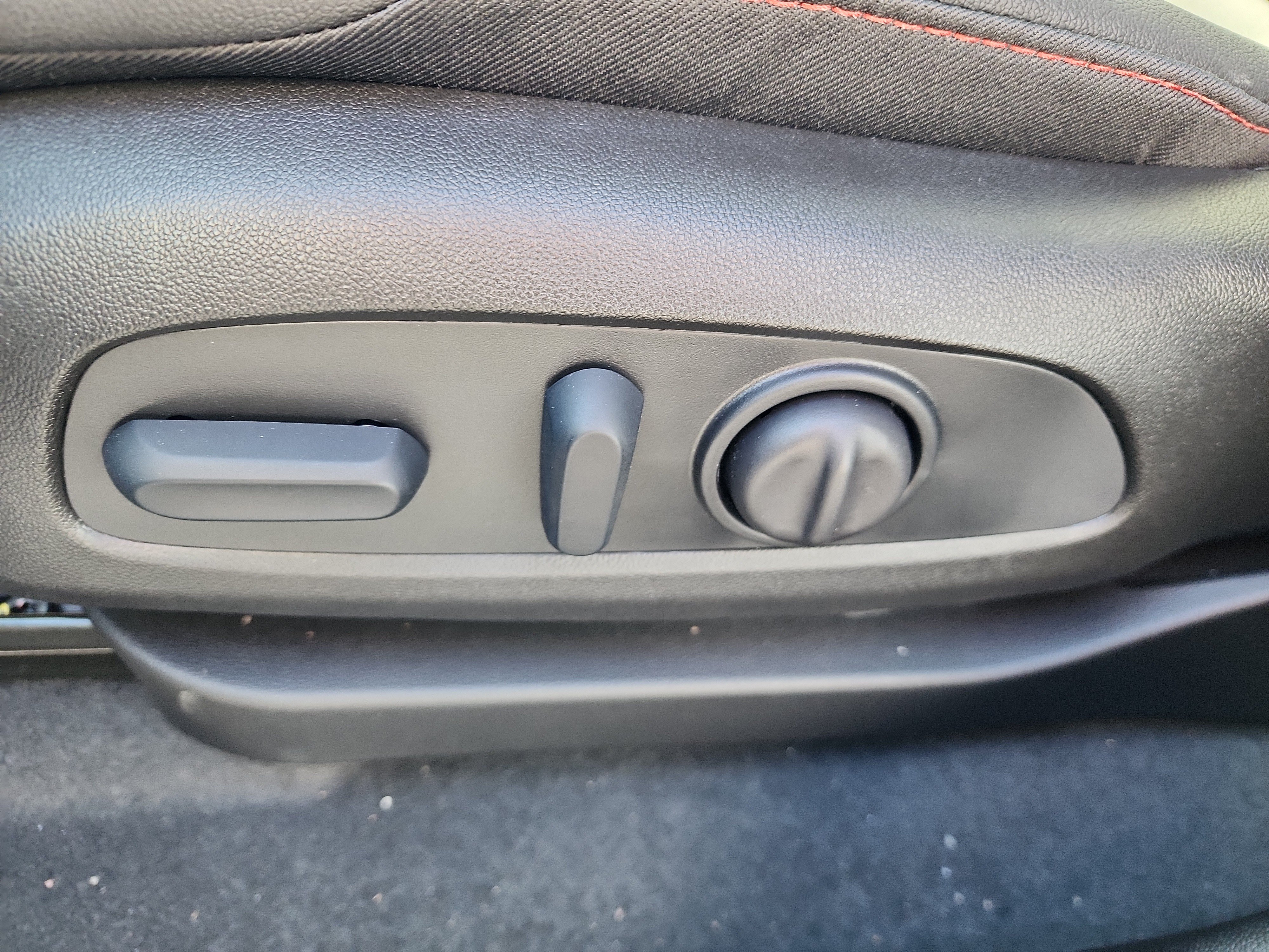 New 2027 Chevrolet Bolt RS w/ Technology Package FWD image 12