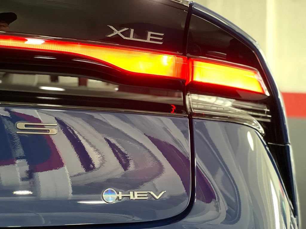 Certified 2023 Toyota Prius XLE FWD image 10