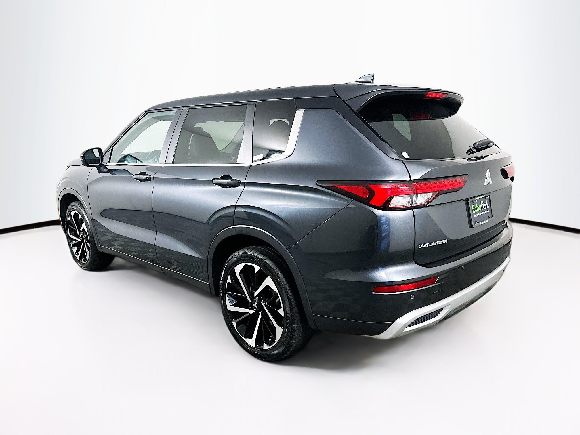 Used 2024 Mitsubishi Outlander SE AWD/4WD image 5