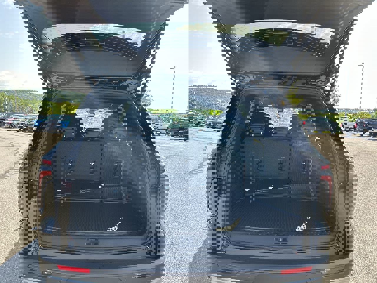 New 2025 Chevrolet Traverse Z71 w/ Enhanced Driving Package image 19