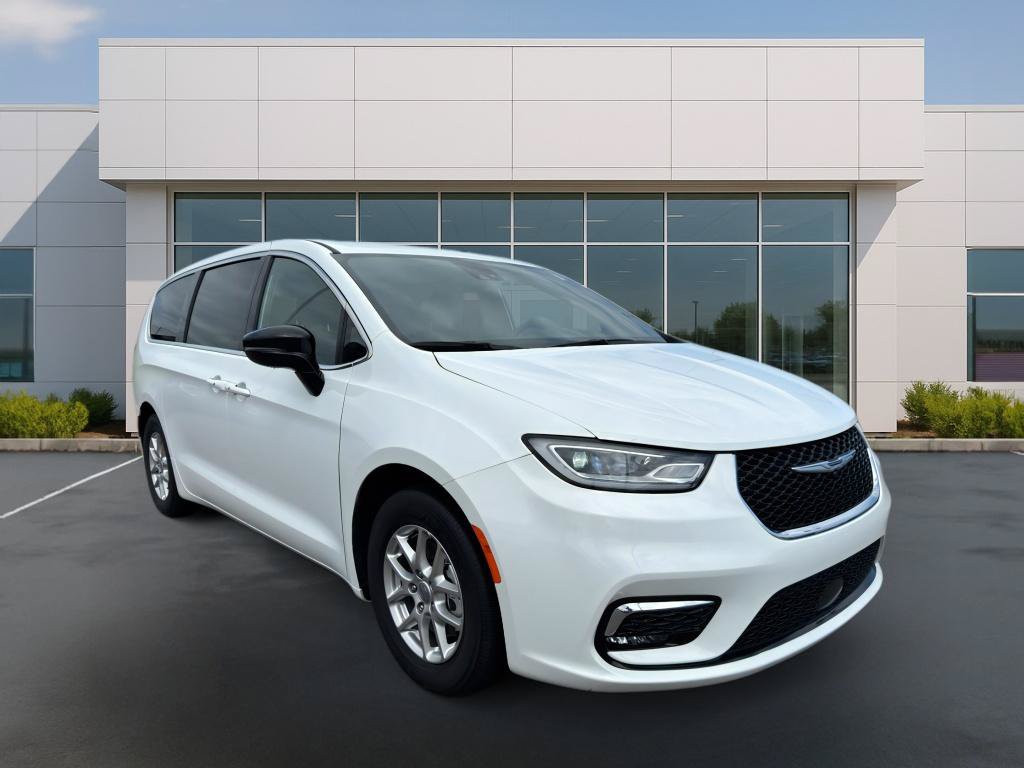 Used 2025 Chrysler Pacifica Select FWD image 7