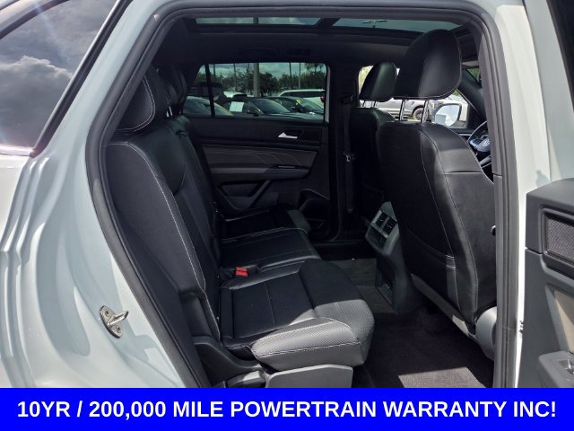 Used 2021 Volkswagen Atlas Cross Sport SE w/ Panoramic Sunroof Package FWD image 16