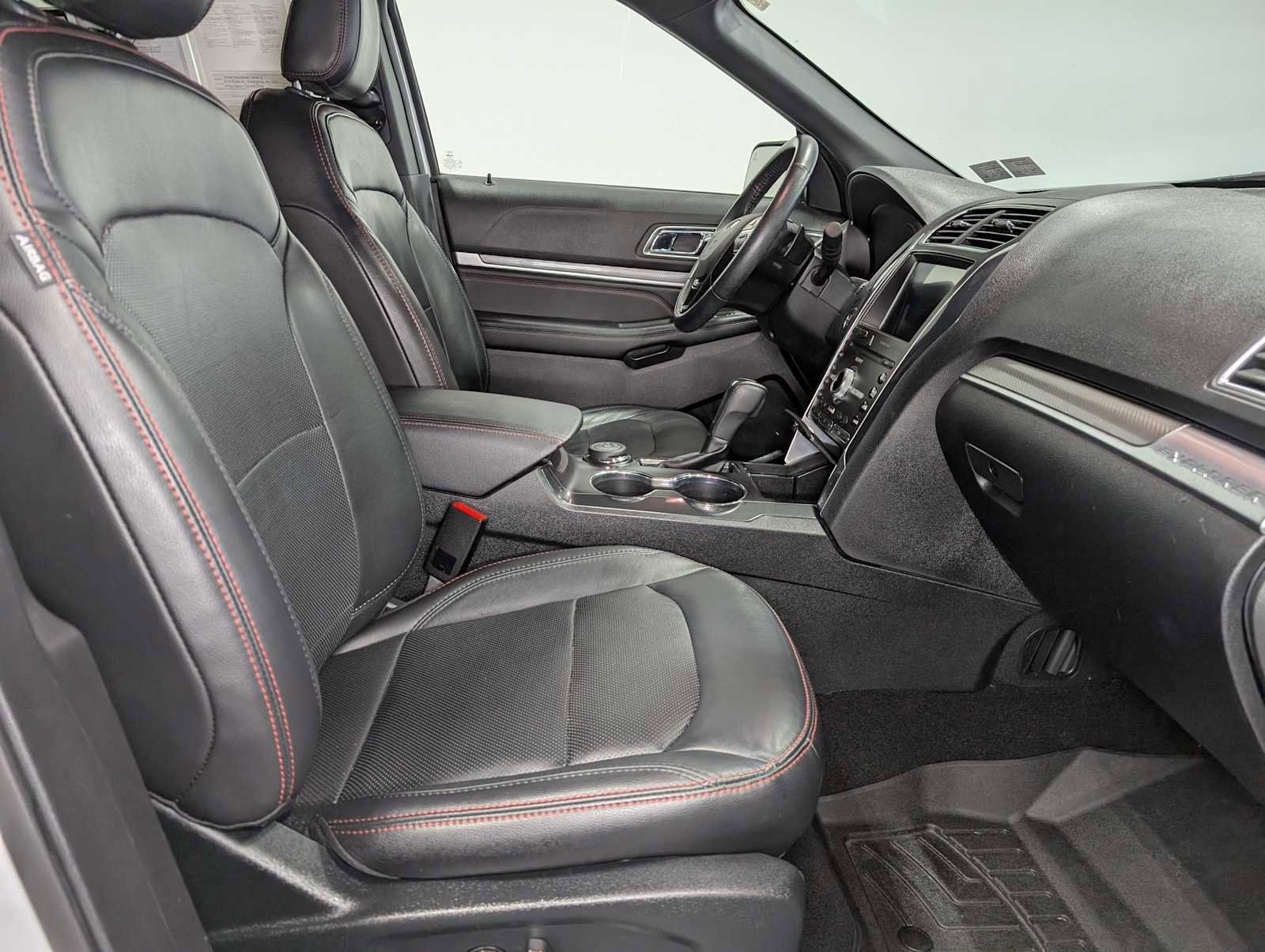 Used 2019 Ford Explorer Sport w/ Equipment Group 401A AWD/4WD image 43