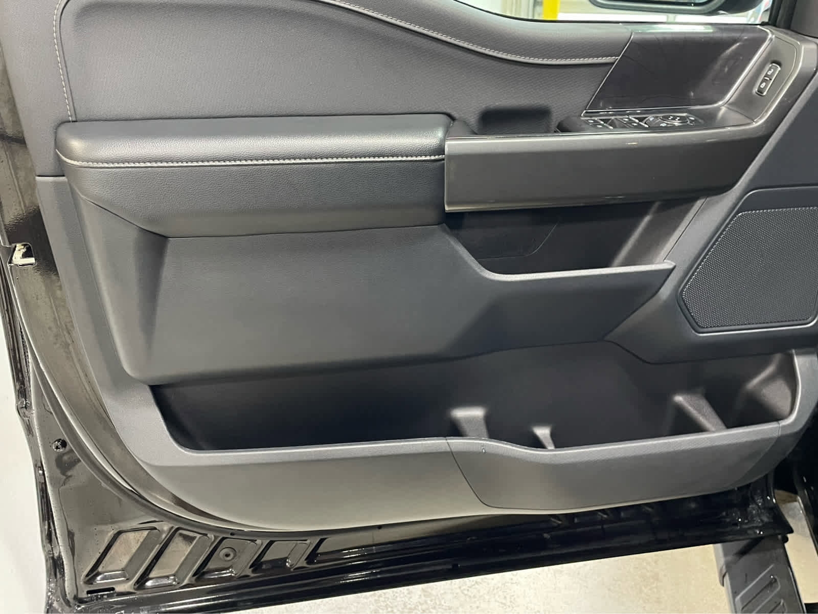 Used 2023 Ford F150 XLT w/ Equipment Group 302A High image 15