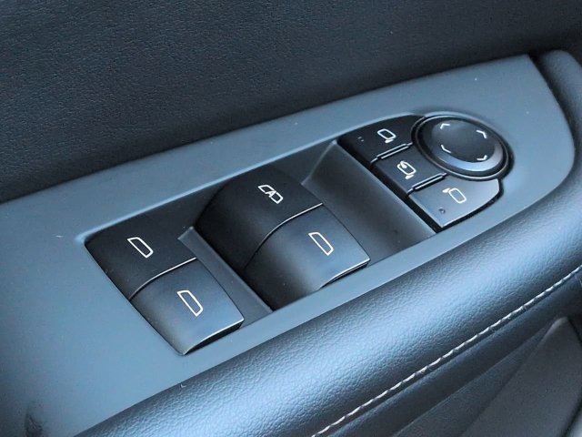 Used 2025 Buick Enclave Preferred FWD image 25