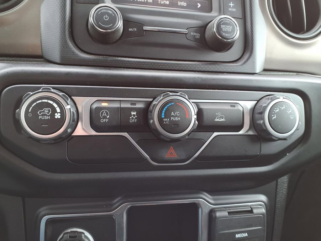 Used 2021 Jeep Wrangler Unlimited Sport image 14