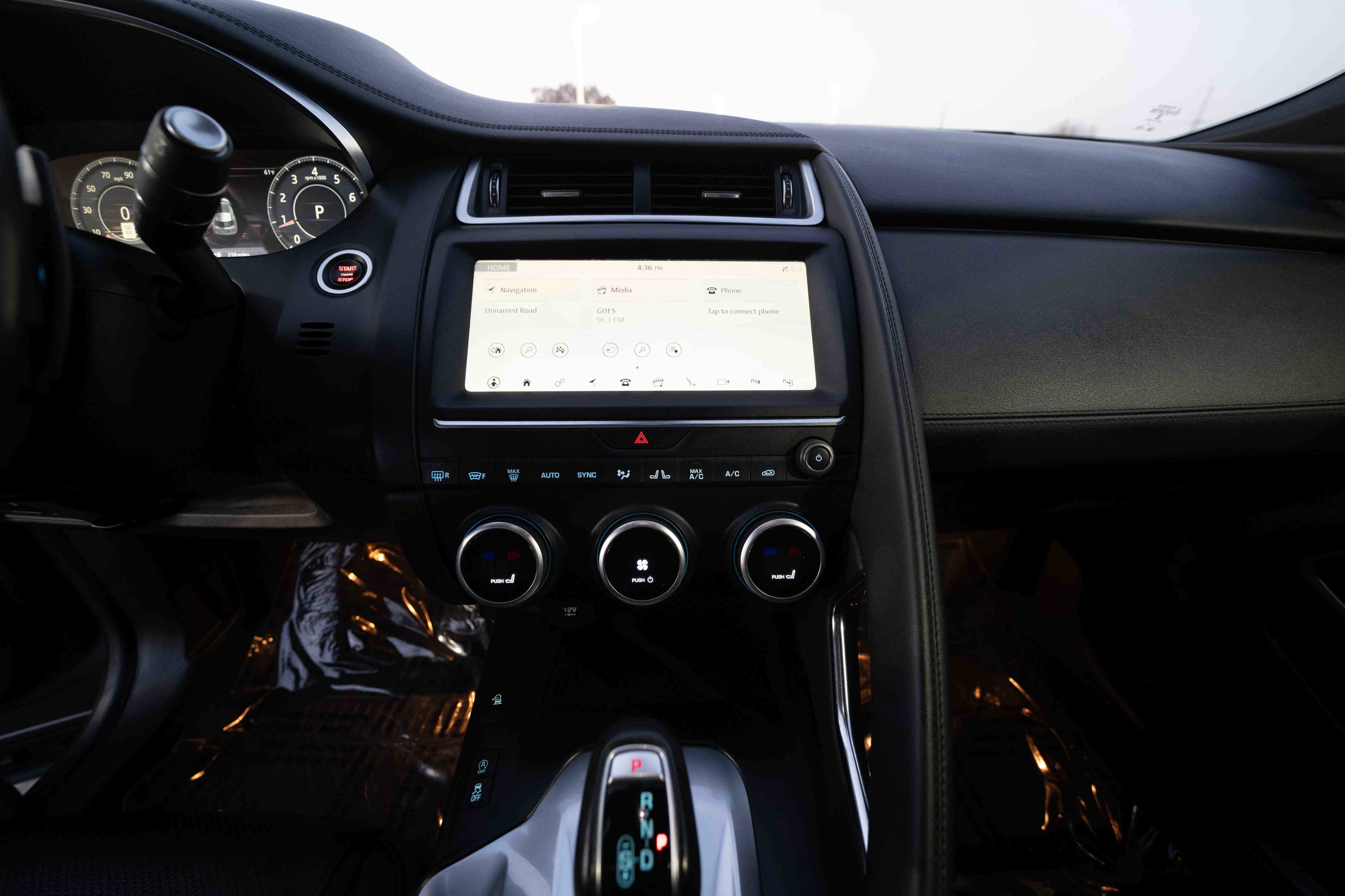 Used 2020 Jaguar E-PACE SE image 17