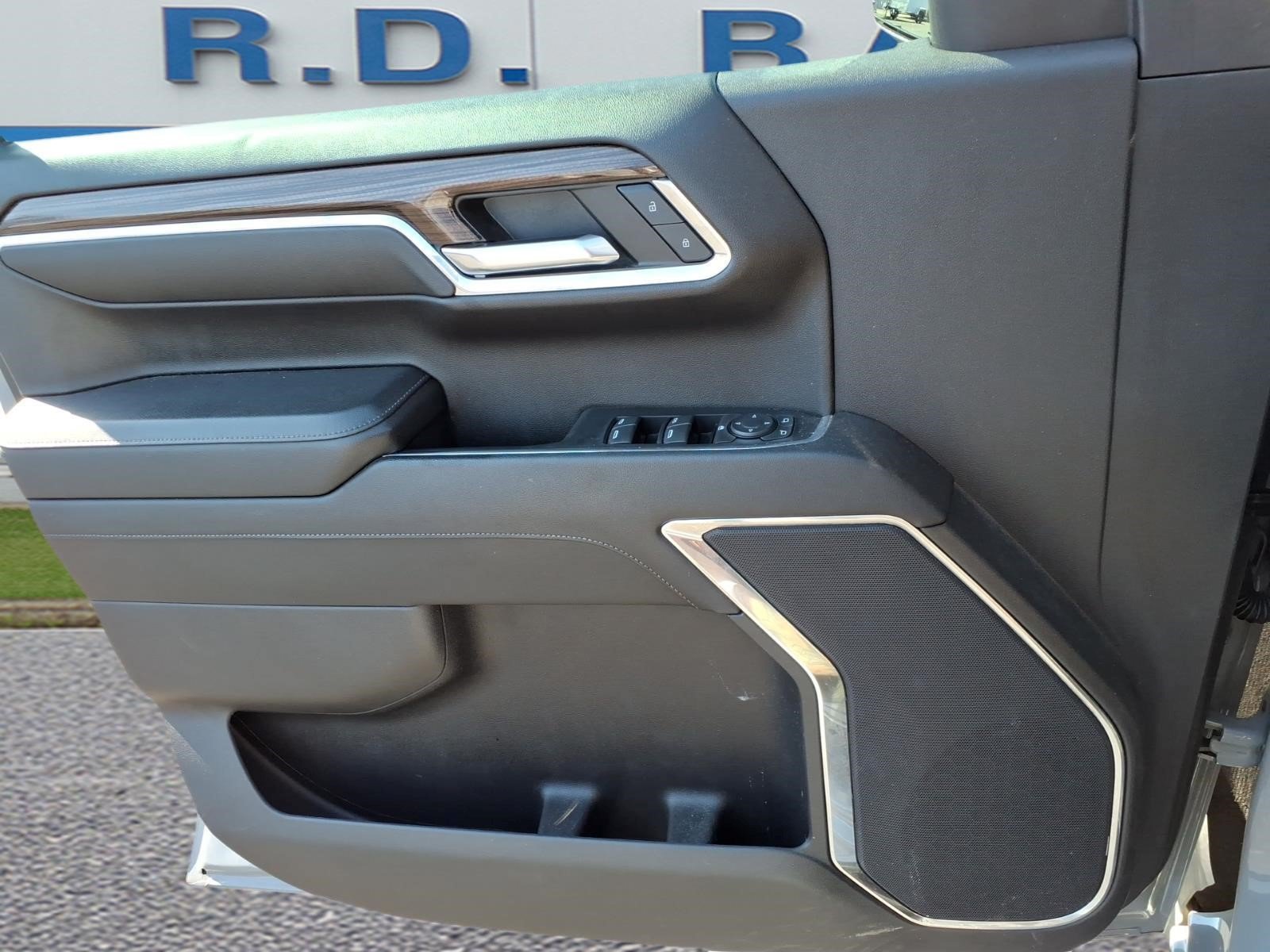 Certified 2024 Chevrolet Silverado 1500 LT AWD/4WD image 9