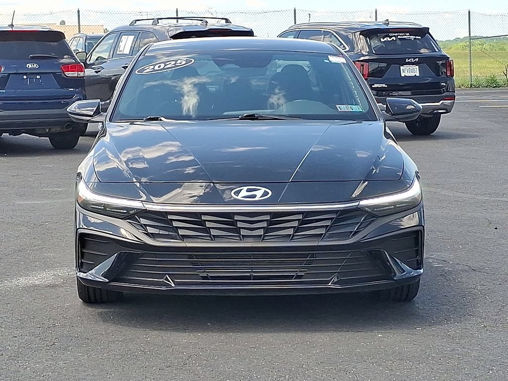 Used 2025 Hyundai Elantra Sport w/ Cargo Package FWD video 2