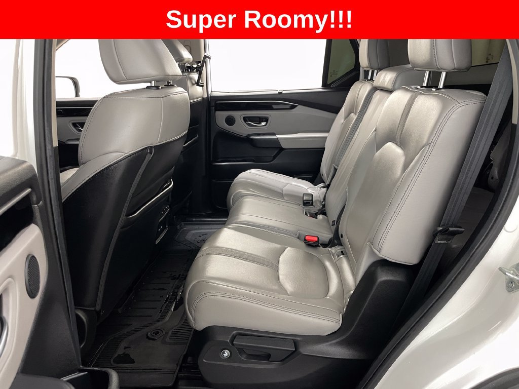 Used 2025 Honda Pilot EX-L image 11