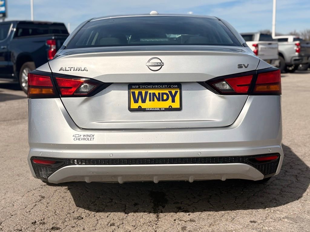 Used 2024 Nissan Altima 2.5 SV FWD image 6