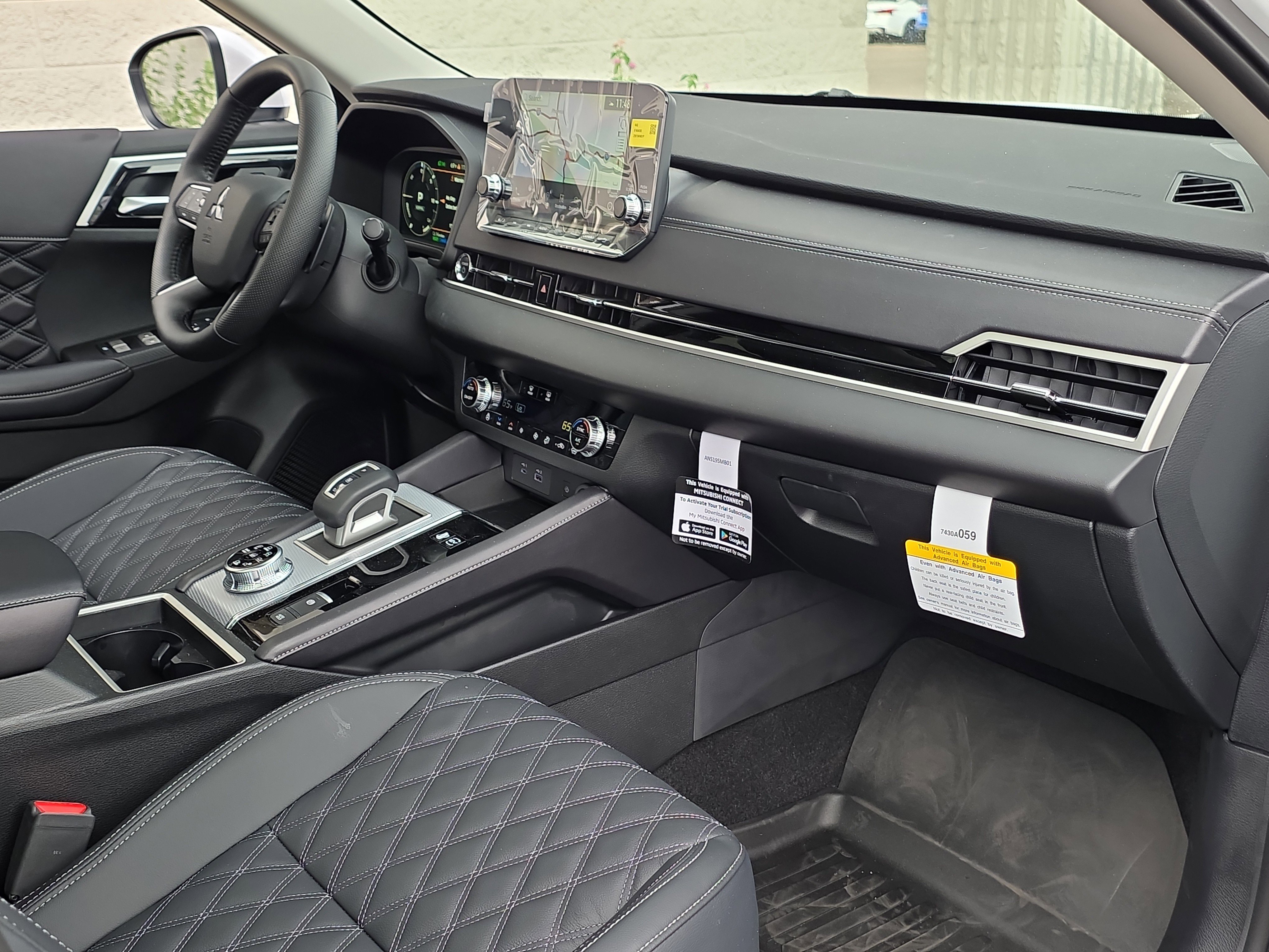 New 2025 Mitsubishi Outlander SEL image 33