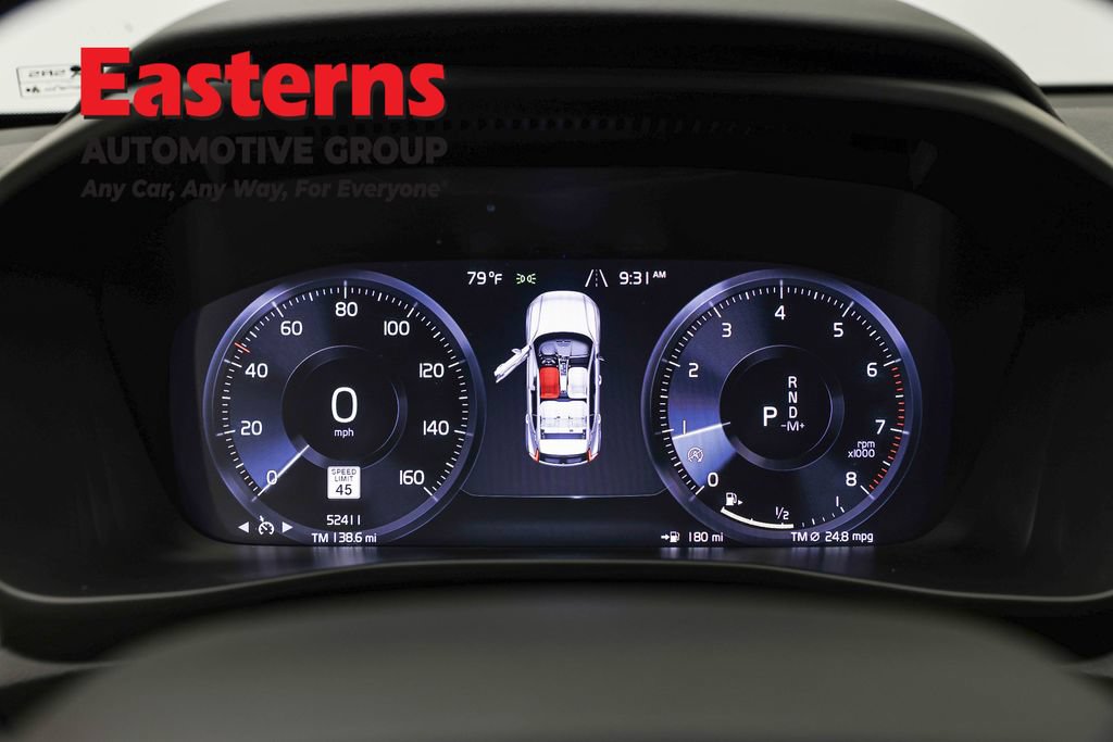 Used 2021 Volvo XC40 T4 Momentum FWD image 18