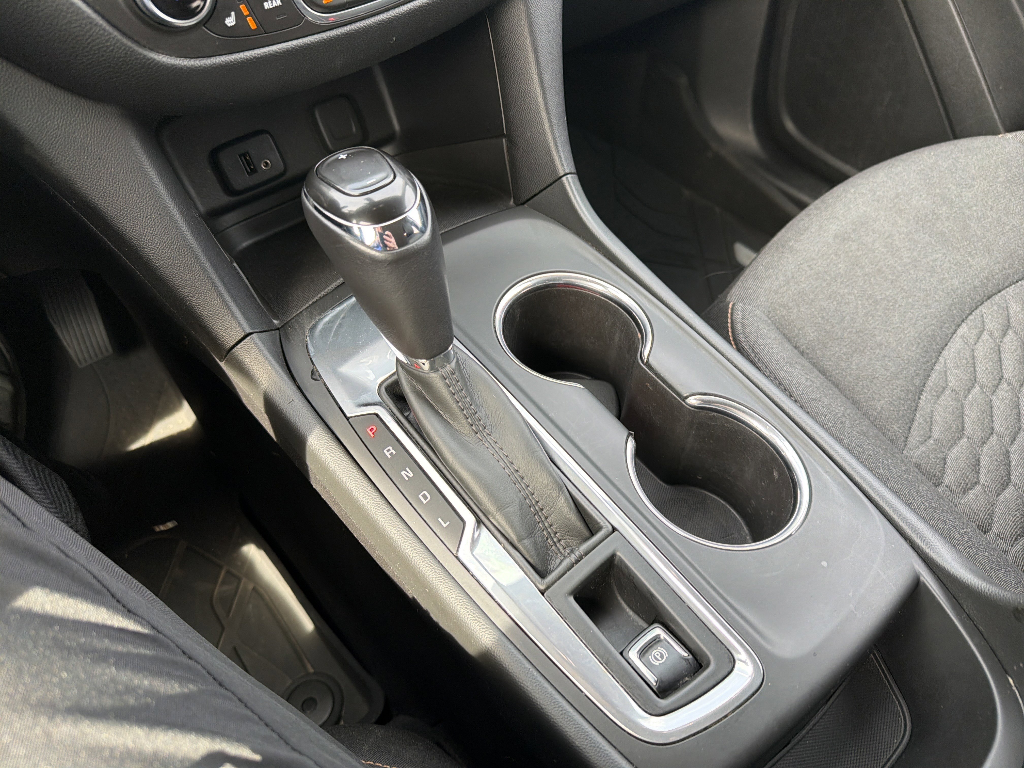 Used 2018 Chevrolet Equinox LT image 40