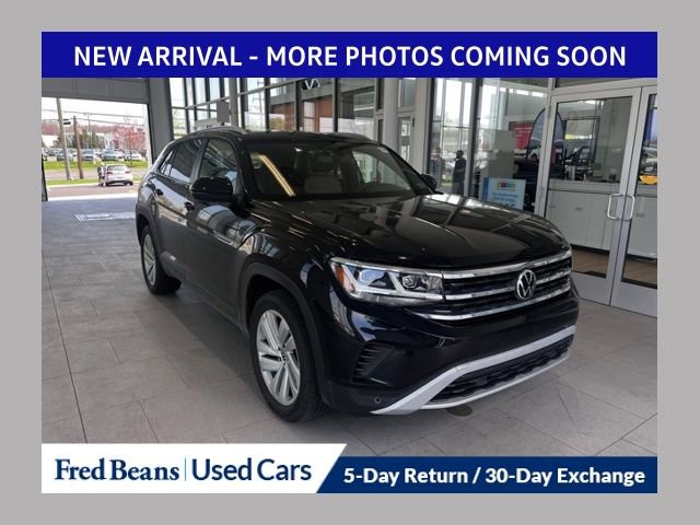 Used 2022 Volkswagen Atlas Cross Sport SE w/ Panoramic Sunroof Package