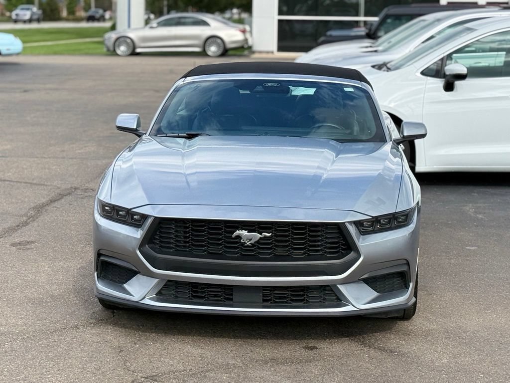 Used 2025 Ford Mustang Premium RWD image 29