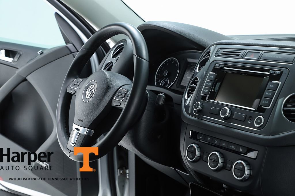 Used 2015 Volkswagen Tiguan SEL FWD image 69